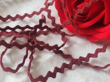 Dentelle vintage serpentine lie de vin croquet 6 métres sur 0,9 cm A5