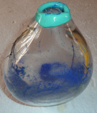 vase en verre décoré de