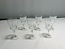 Lot de 6 verres à digestif sur pied