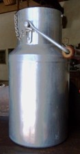 Pot à lait ancien en alu avec