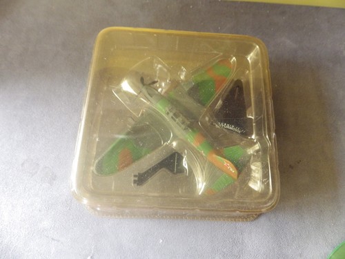 Avion métal 100e dans - avion, 1/100e