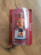 FIGURINE Delprado : POMPIER EN TENUE DE FEU (FRANCE) VENDEE 2010