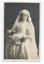 BP067 Carte Photo vintage card RPPC enfant jeune communiante robe religion