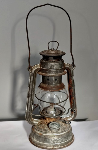Ancienn lampe pétrole - à,