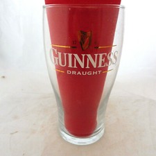* VERRE A BIERE GUINNESS