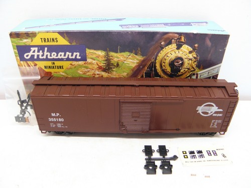 Athearn door boxcar - s/door,