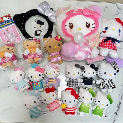 Lot peluches hello kitty - 20,