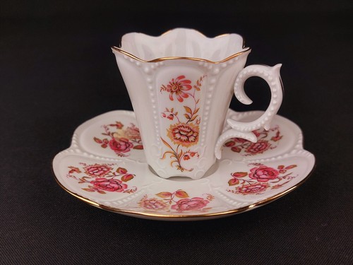 Tasse soucoupe de - tasse, et