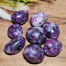 Pierre roulée en Lépidolite