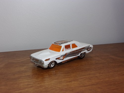 Hotwheels ford thunderbird - hotwheels,