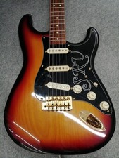 [Fender] Guitare électrique