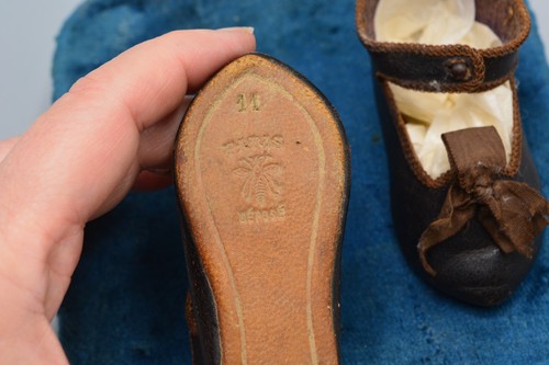Ancienne paire chaussures - ,
