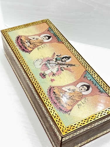 Boîte tarot bijoux - À, ou