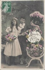 CP COUPLE ELEGANT CHILDREN PRESENTS SIGN HAPPY PARTY IN FLOWERS - 12997