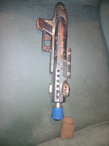 Atomic ray gun - tin, toy