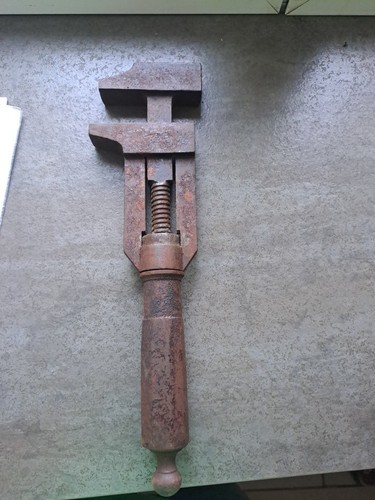 Ancienne clé molette - clé,