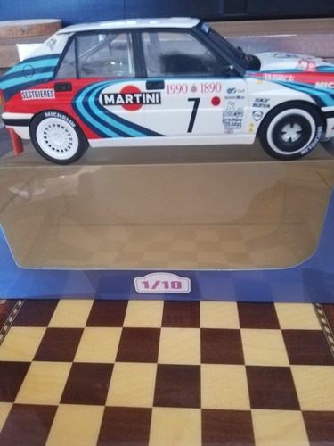 Voiture miniature lancia - miniature, 1/18