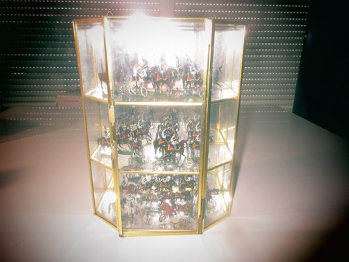 Vitrine ancienne avec - vitrine,