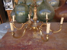 Beau et imposant Lustre En