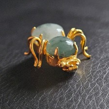 Broche araignée en jade