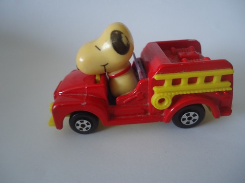 Voiture pompier snoopy aviva - voiture,