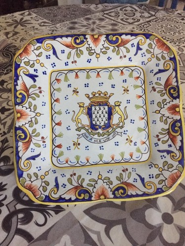 Ancienne assiette carrée