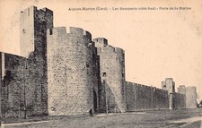 C033 France, Aigues Mortes Les Remparts Porte de la Marine vintage postcard