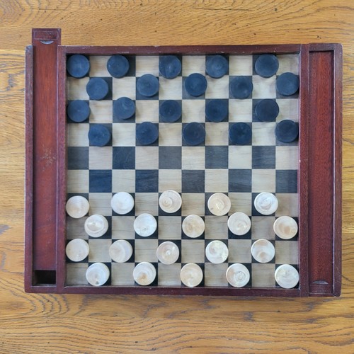 Jeu dames échecs - de, en