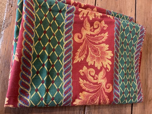 Jolie grande nappe rouge - , et