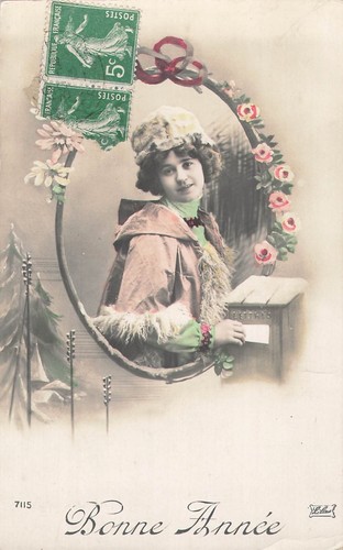 Bonne annee femme elegante - cp,