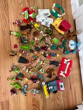 Lot of Dr Seuss Grinch Who Stole Christmas figures toys