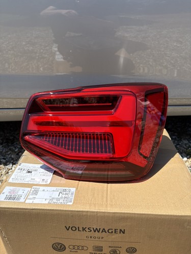 Feu audi - , b