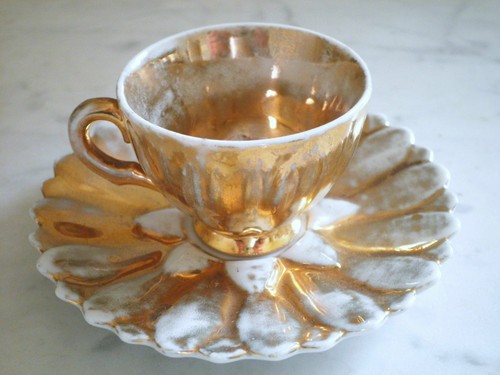 Tasse sous de - tasse, dinette