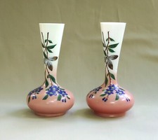 PAIRE DE VASES OPALINE EMAILLE