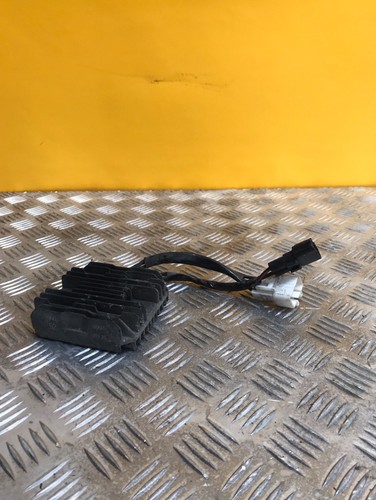 Régulateur tension pour - de,