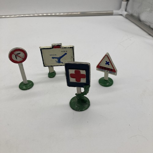 Panneaux signalisation quiralu - panneaux,