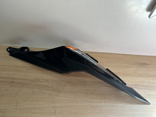 Une coque carenage - coque, arriere
