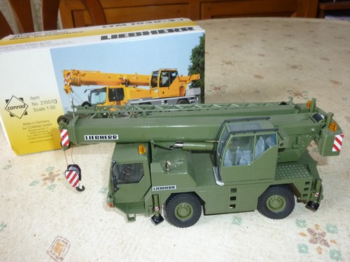 Conrad militaire grue - ;,
