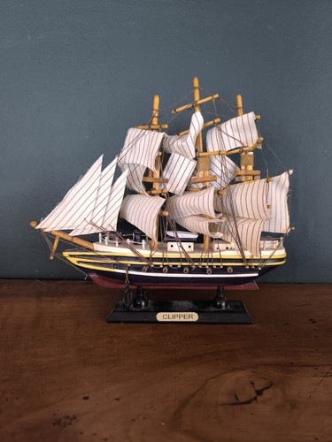 Ancienne maquette bateau en - de,