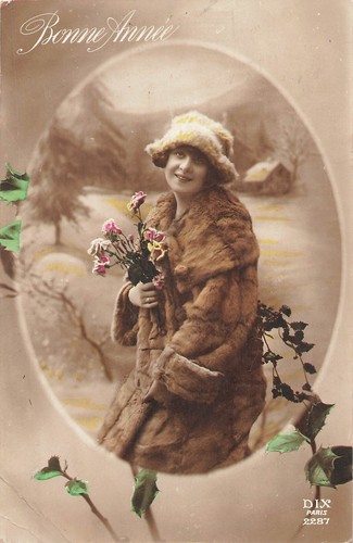 Bonne annee medaillon femme - cp,