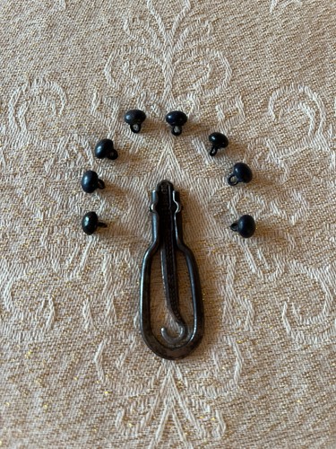 Ancien crochet tire - ancien, tire-corset