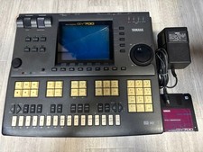 YAMAHA QY700 MIDI Music