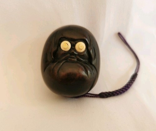 Tagayasan netsuke signé - netsuke, en