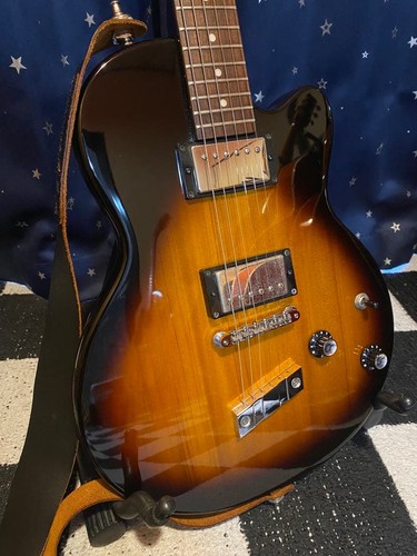 Guitare modifiée dearmond - modifiée,