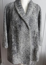 Manteau 7 /8 ème en astrakan