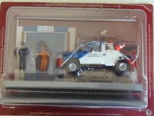 Le Policier et sa Toyota Land