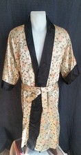 Early 20th Century Embroidered Silk Kimono Bathrobe Dressing Gown Louis XVI Flower Lamps