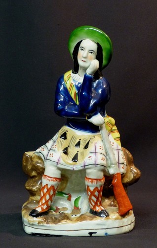 19ème sujet statuette group - a,
