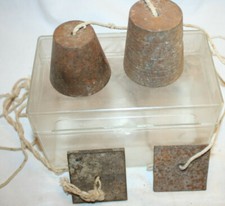 2 Anciens fil à plomb en acier, 405 et 480 grammes