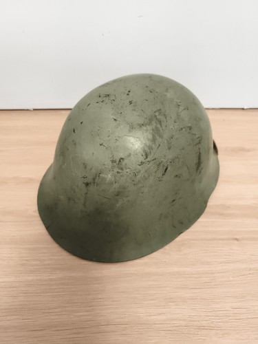 Casque militaire ancien - , vert